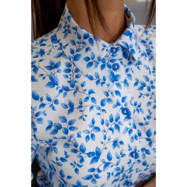 Рубашка «Синие листики на белом»